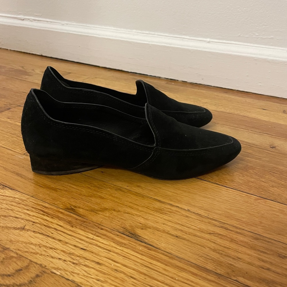 Donald J Pliner Suede Flat, Size 6M